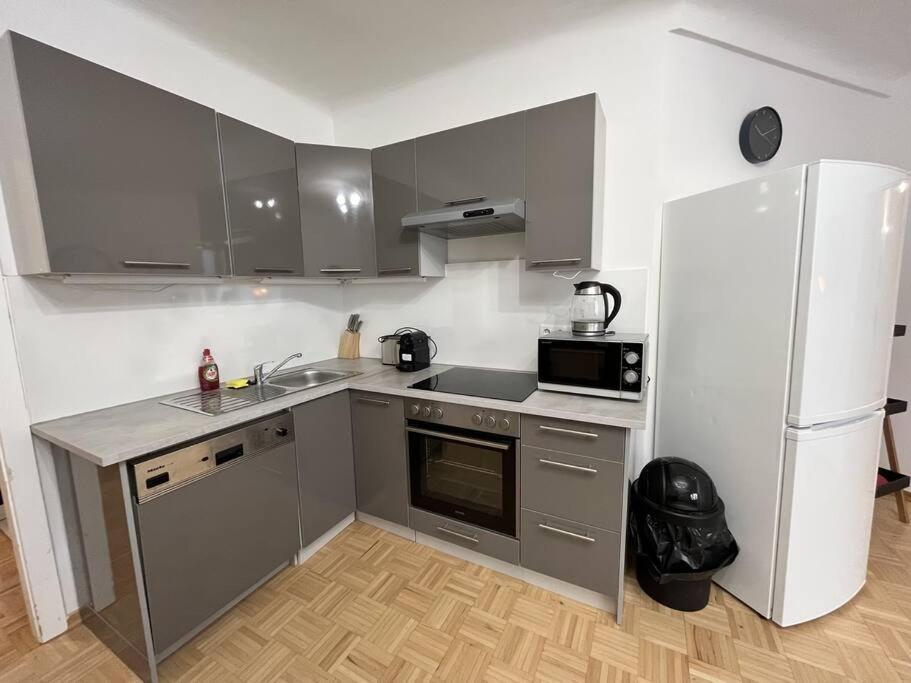 *Luxurious And Spacious Family Apartment* ウィーン エクステリア 写真